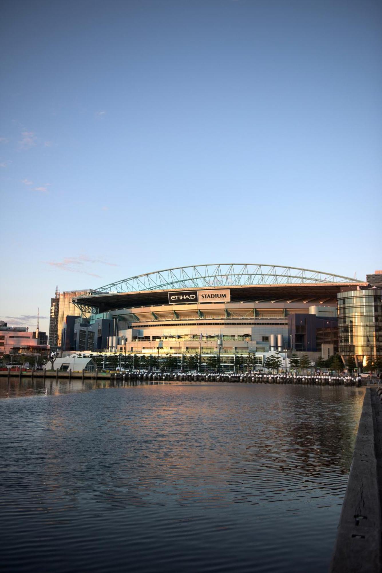 เป็ปเปอร์ ด็อกแลนด์ เมลเบิร์น Hotel ภายนอก รูปภาพ Etihad Stadium, the Melbourne Storm's home ground
