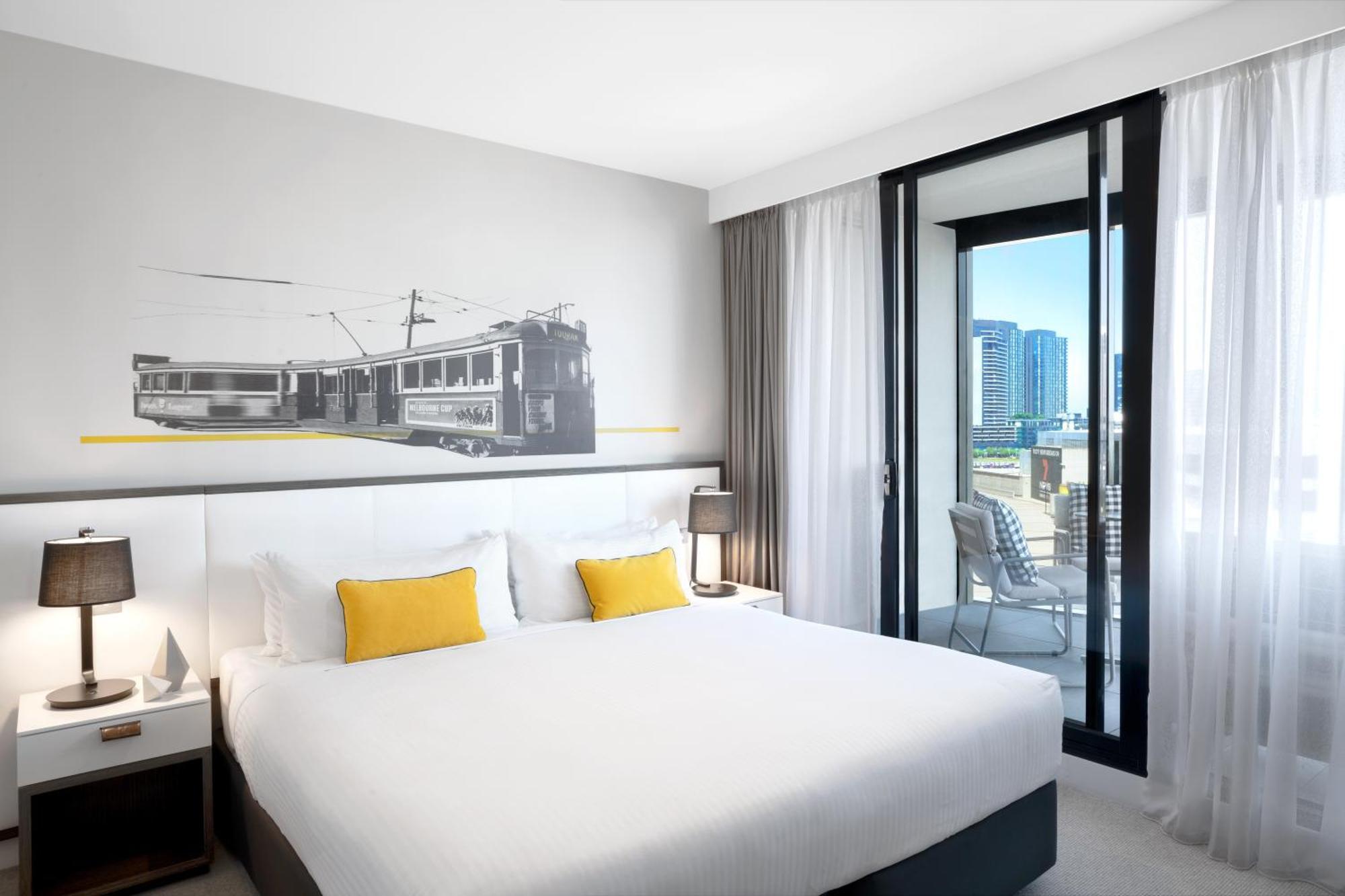 เป็ปเปอร์ ด็อกแลนด์ เมลเบิร์น Hotel ภายนอก รูปภาพ A bedroom at the hotel