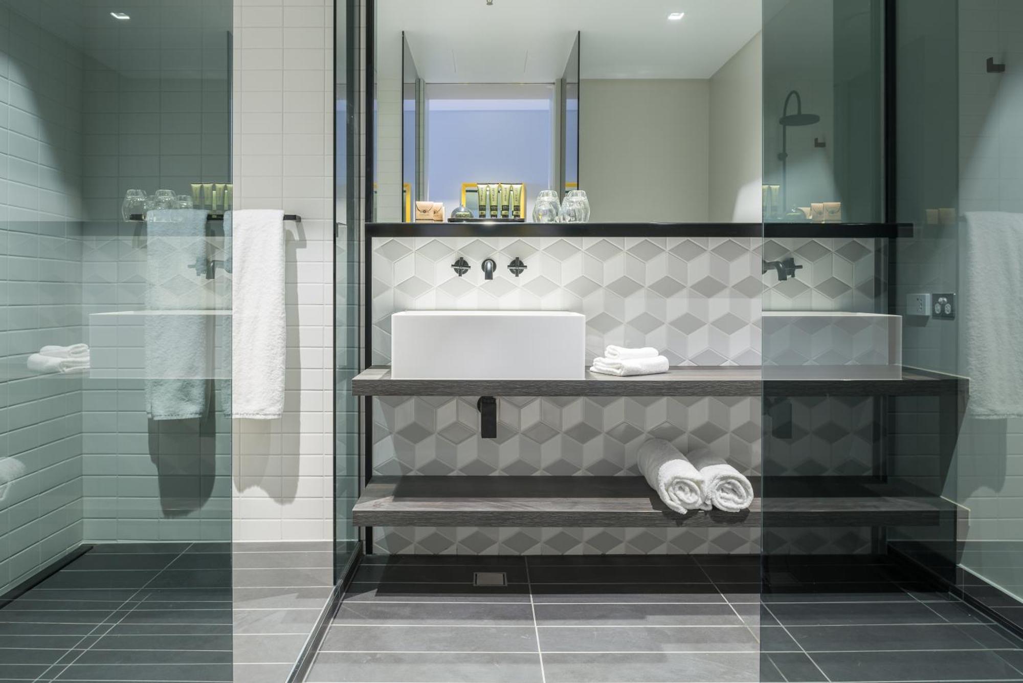 เป็ปเปอร์ ด็อกแลนด์ เมลเบิร์น Hotel ภายนอก รูปภาพ Bathroom
