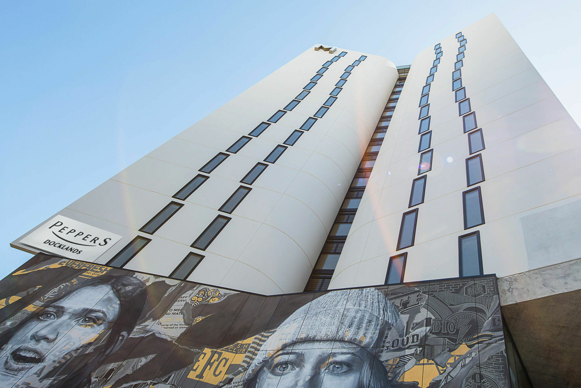 เป็ปเปอร์ ด็อกแลนด์ เมลเบิร์น Hotel ภายนอก รูปภาพ The building of the German National Museum of Photography in Cologne