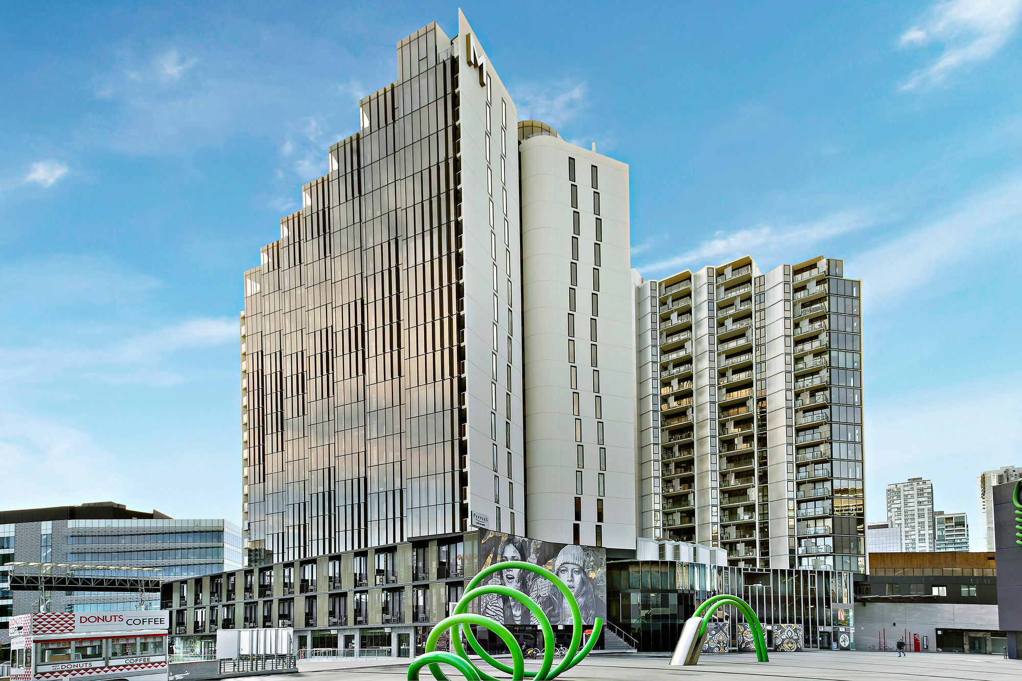 เป็ปเปอร์ ด็อกแลนด์ เมลเบิร์น Hotel ภายนอก รูปภาพ The complex of the Olympic Village